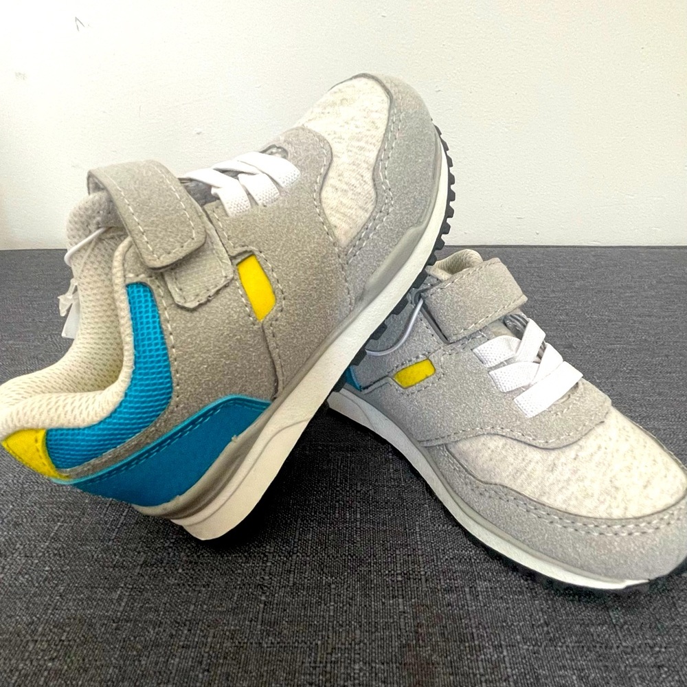 BRAND NEW | Cute Cat & Jack Shoe Size 7 (Toddler)